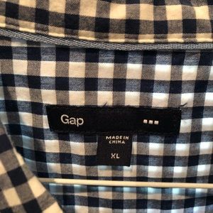 GAP Long Sleeve Button Up